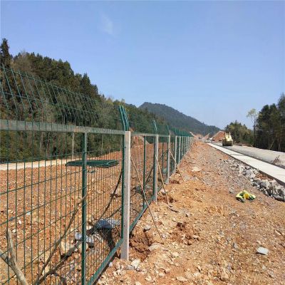 2012（8002） 铁路防护栅栏 大量现货供应