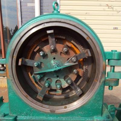 鼎达450型 玉米豆粕药材打粉机 盘式蚝壳粉碎机 中草药粉碎机