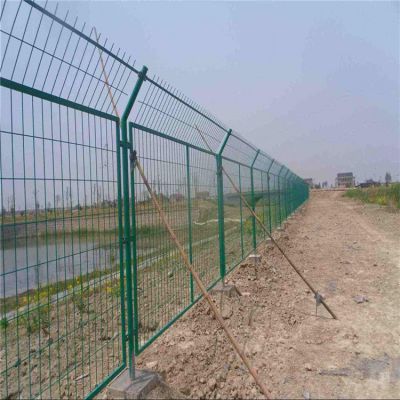 景观护栏网 2米宽隔离网 高速护栏网施工方案