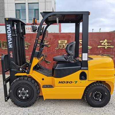 韩国现代3吨内燃平衡重式叉车hd3035经济型柴油叉车销售