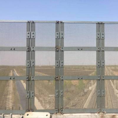 直销高架桥热镀锌防抛网 高速浸塑围栏网 框架护栏