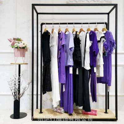 音儿女装折扣店