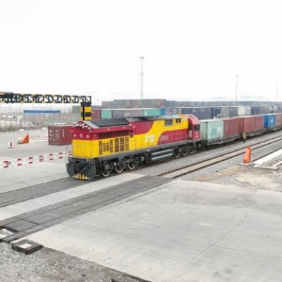 俄语区方向铁路运输代理 郑州出口圣彼得堡整柜工程设备