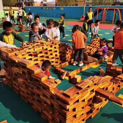 幼儿园户外大型碳化积木安吉游戏碳化积木木质玩具积木构建区实木搭建