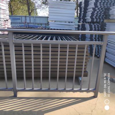淮阳 小区阳台栏杆 室内阳台护栏 阳台栅栏 家用铁栏杆是什么样的？