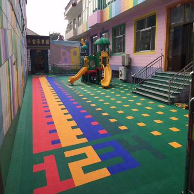 广西河池市南丹县塑料地板 户外幼儿园塑胶地面拼装悬浮地板生产厂家报价 悬浮拼接塑料地板_定制代理