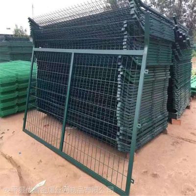 定制护栏网 加强型焊接片网 铁路护栏安全防护网围栏