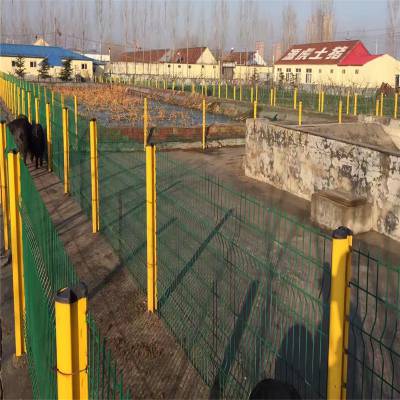 公路活动护栏 铁路护栏施工 桃型柱护栏网