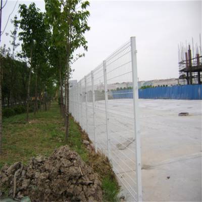 垃圾场金属围栏网、工厂围墙隔离网、景区围墙隔离网现货