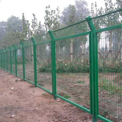 食品加工厂护栏网 三角折弯隔离栅 惠州钢丝网