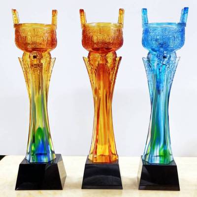 琉璃鼎奖杯，鼎盛奖杯，宝鼎奖杯，诚信合作客户奖杯，上海证券奖杯，基金会奖杯，老鹰奖杯
