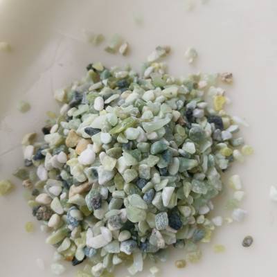 供应玉石绿砾石-青绿色水洗石-淡绿色洗米石4-6毫米