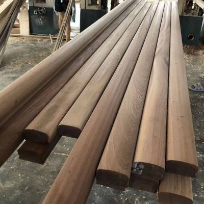 楼梯扶手 木栈道栏杆扶手规格 荣鸿柳桉木报价加工