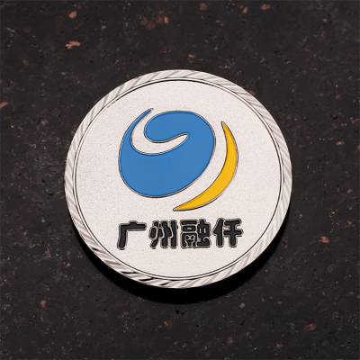 磁铁胸牌定制 椭圆形logo胸章定做 电镀金属腐蚀工艺吊牌