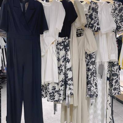 杭 州******SHARING·水映的2024夏季新品连衣裙服装尾款清货市场