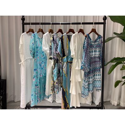 女装品牌货源、货源、广州尾货基地 多种面料 多彩多色