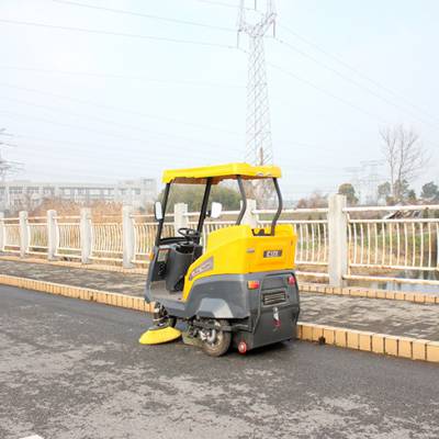 驾驶式扫地车报价-池州驾驶式扫地车- 安徽南博自动洗地机