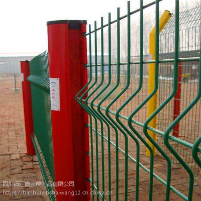 四川重庆公路铁路护栏网厂家钿汇鑫品牌圈地养殖业绿色铁丝网围栏