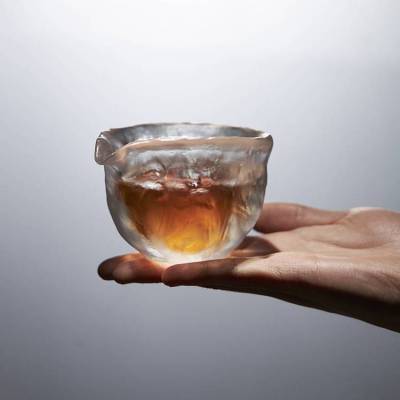 北京琉璃茶具茶杯定制，琉璃艺术茶杯，琉璃茶盘定制，水晶琉璃茶杯艺术品，琉璃伴手礼礼品