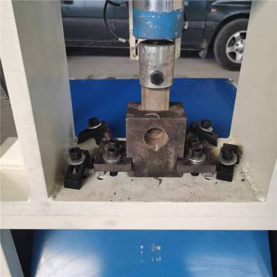 管子液压冲弧机 大管径壁厚切弧机 护栏管冲孔机